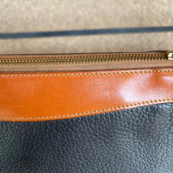 AUTHENTIC DOONEY & BOURKE BAG - great condition, very durable! - Picture 4 of 6